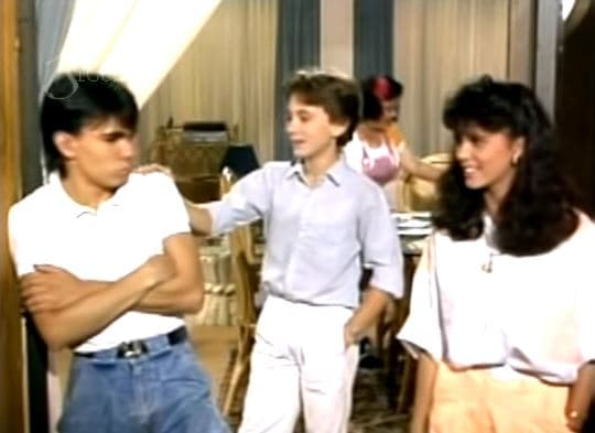 Cabe resaltar que tras el fin de la serie en televisión, fue lanzada la película 'Me tengo que casar', donde se le dio continuidad a los personajes principales.