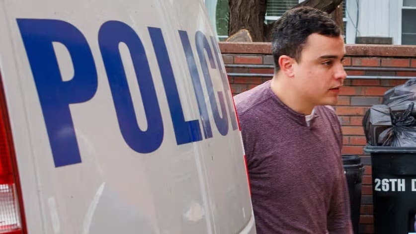 Krasner solicita que se revoque fianza al oficial Mark Dial por el asesinato de Eddie Irizarry