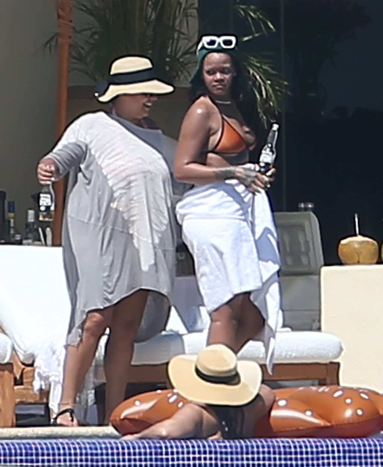 Rihanna pasó unos días de descanso en Casa Aramara, un condominio de lujo en Puerto Vallarta, México.