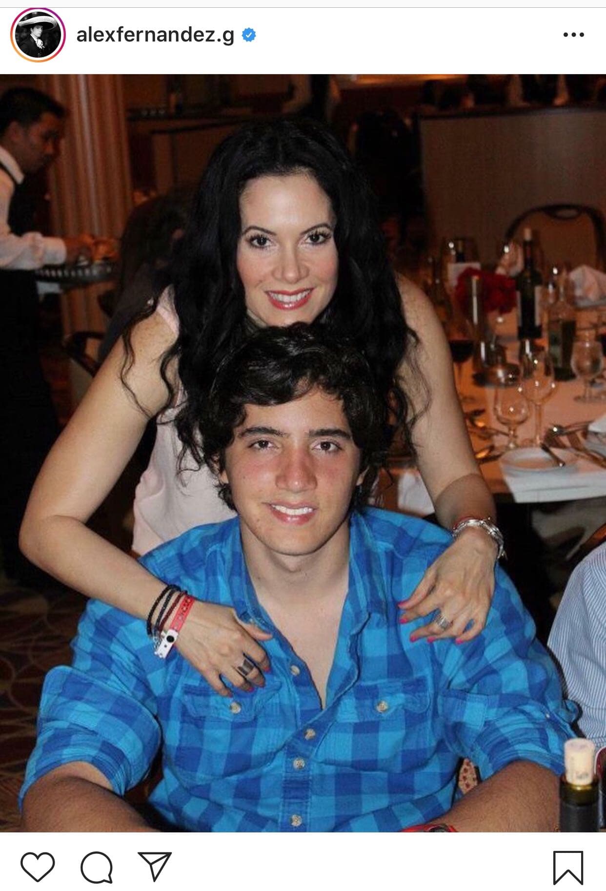 "Comprende perfectamente si me tengo que ir, si ya llegué, ya me voy, a veces nos alcanza, nos acompaña. No es fácil tener una relación así, pero hemos podido", agregó.
<br>