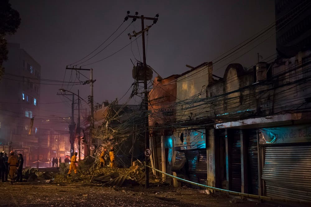 Escombros en la zona de la explosión en el barrio de San Cristóbal