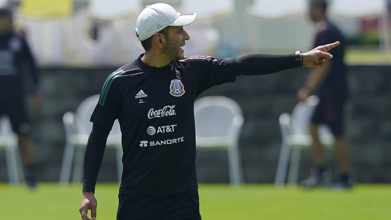 Jaime Lozano llamó a Jiménez y HH “por el momento” que atraviesan