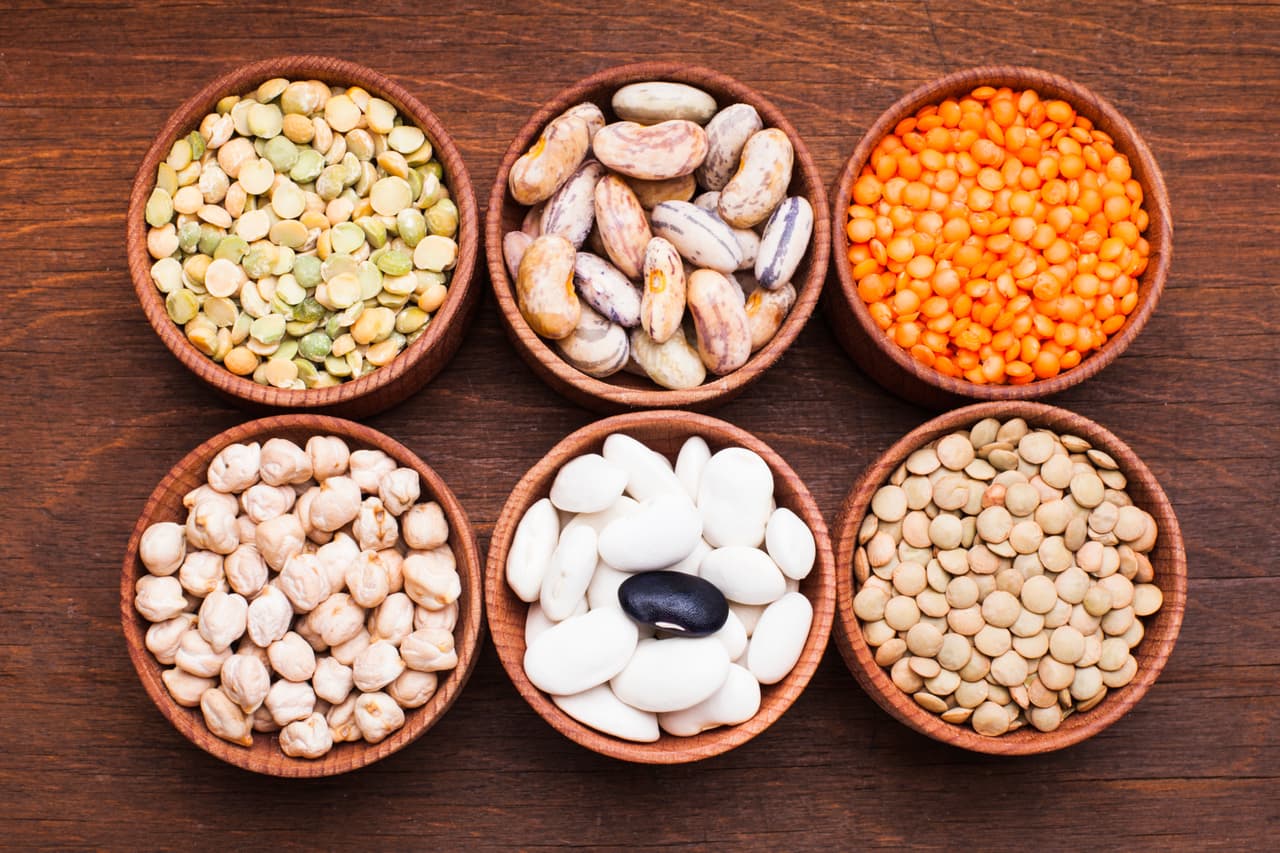 <b>2.- FRUTOS SECOS Y SEMILLAS.</b> Estos alimentos serán clave en tu dieta, pero mucho cuidado ya que estos sí contienen carbohidratos en dosis pequeñas por eso es mejor revisar las cantidades.