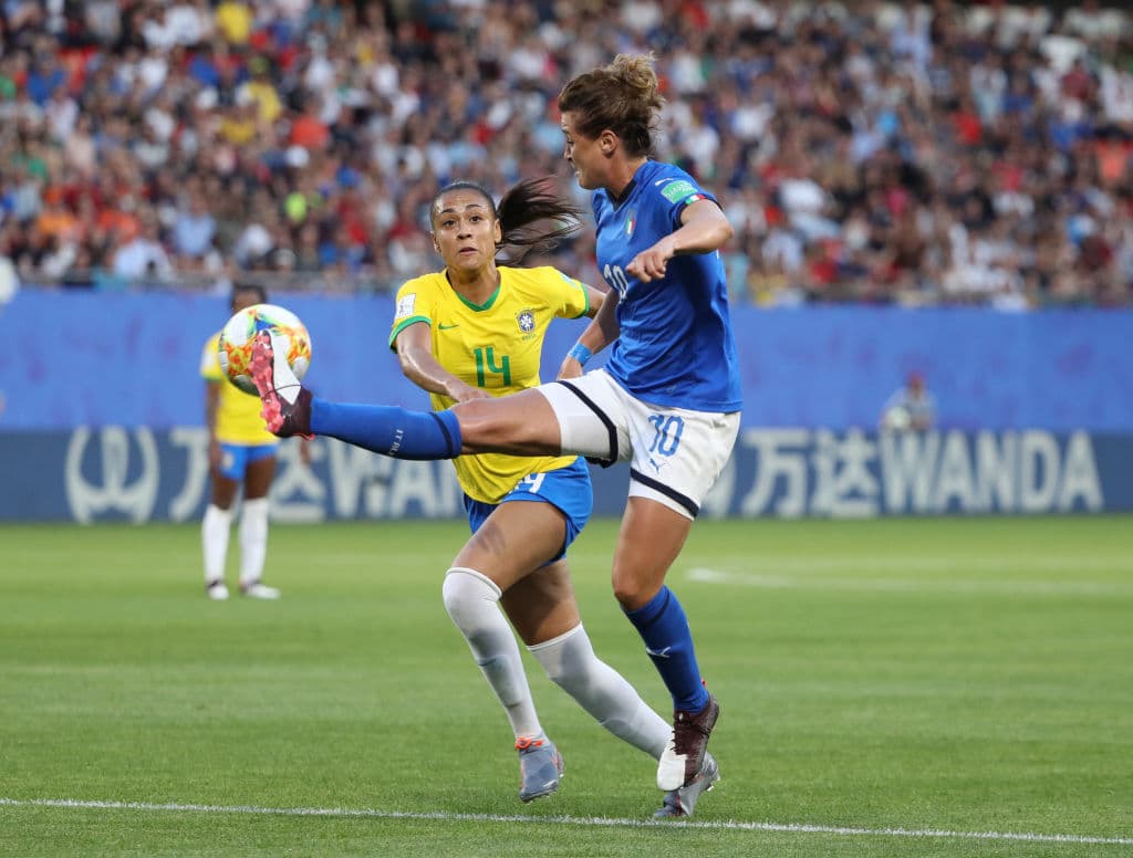 Italia intentó en el tiempo restante empatar, adelantando líneas, pero el esfuerzo fue insuficiente para impedir la derrota.