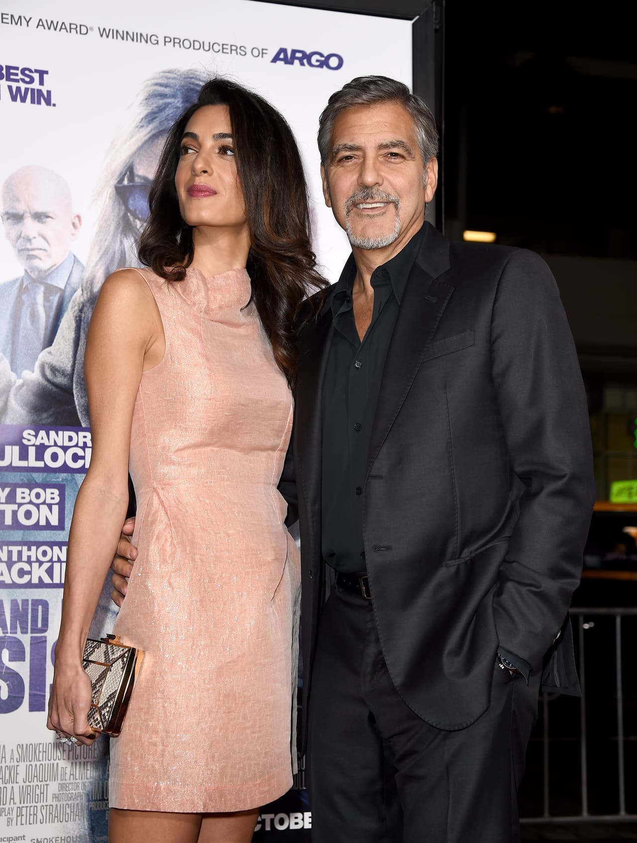 Amal lució un vestido adorable en tono rosado.