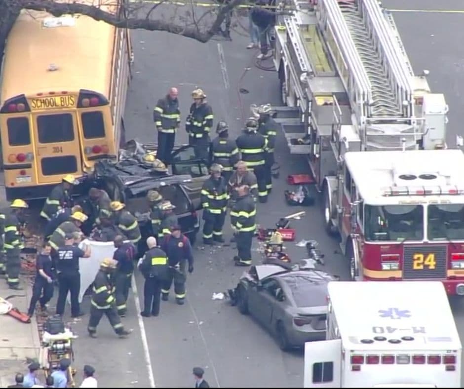 Adolescente herido en colisión entre autobús escolar y SUV en el oeste de Filadelfia