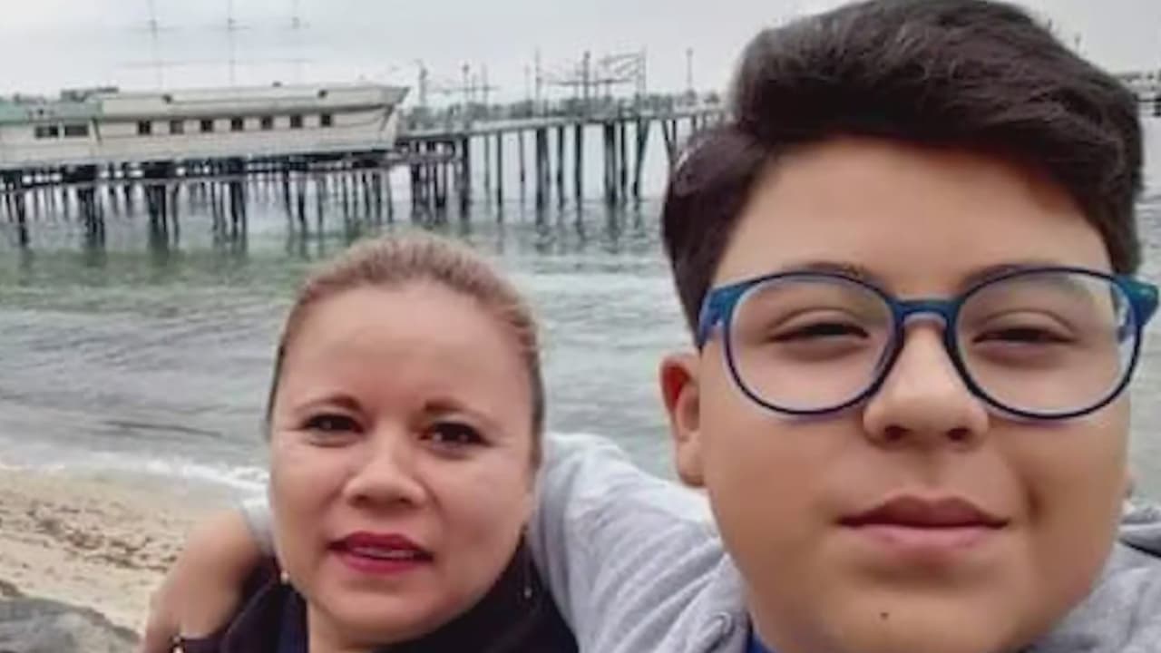 “Me arrancaron el alma cuando me lo mataron”: Madre hispana clama justicia a un año del asesinato de su hijo