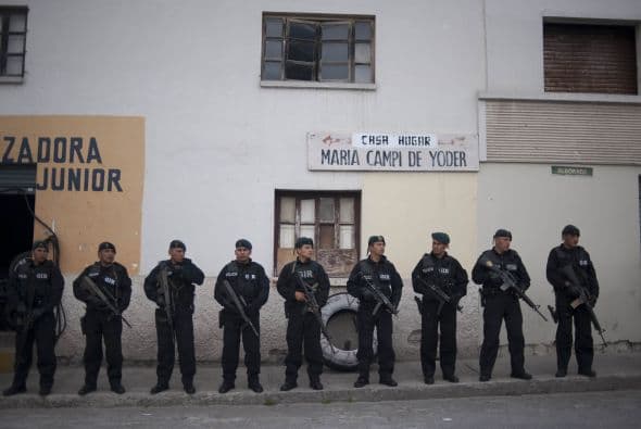 Advirtió que está por delante la aprobación de leyes polémicas, como la de servidores públicos, educación superior, ley de aguas, de comunicación y en todas esas leyes hay sectores afectados "no solo se trata de hacer las transformaciones que el país necesita ... sino hacerlo y mucho mejor si hay diálogo con los involucrados".