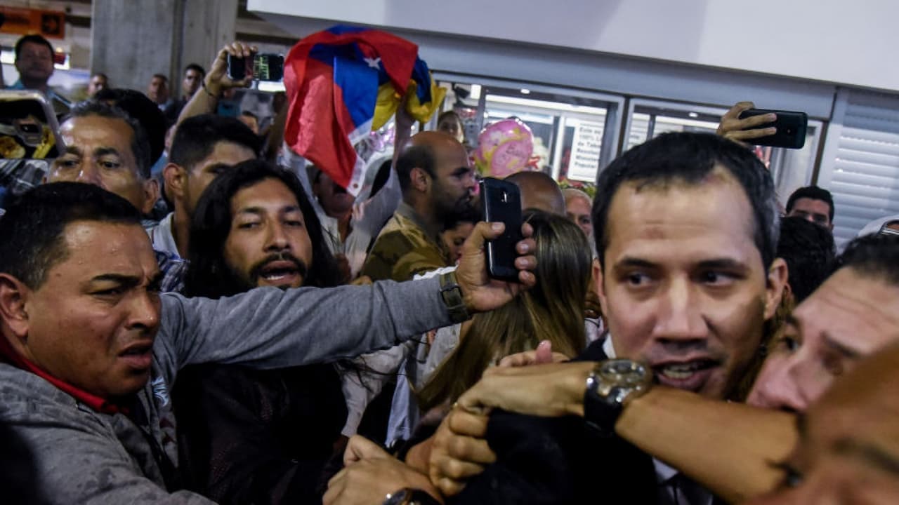 Juan Guaidó llega a Venezuela tras finalizar su gira internacional 