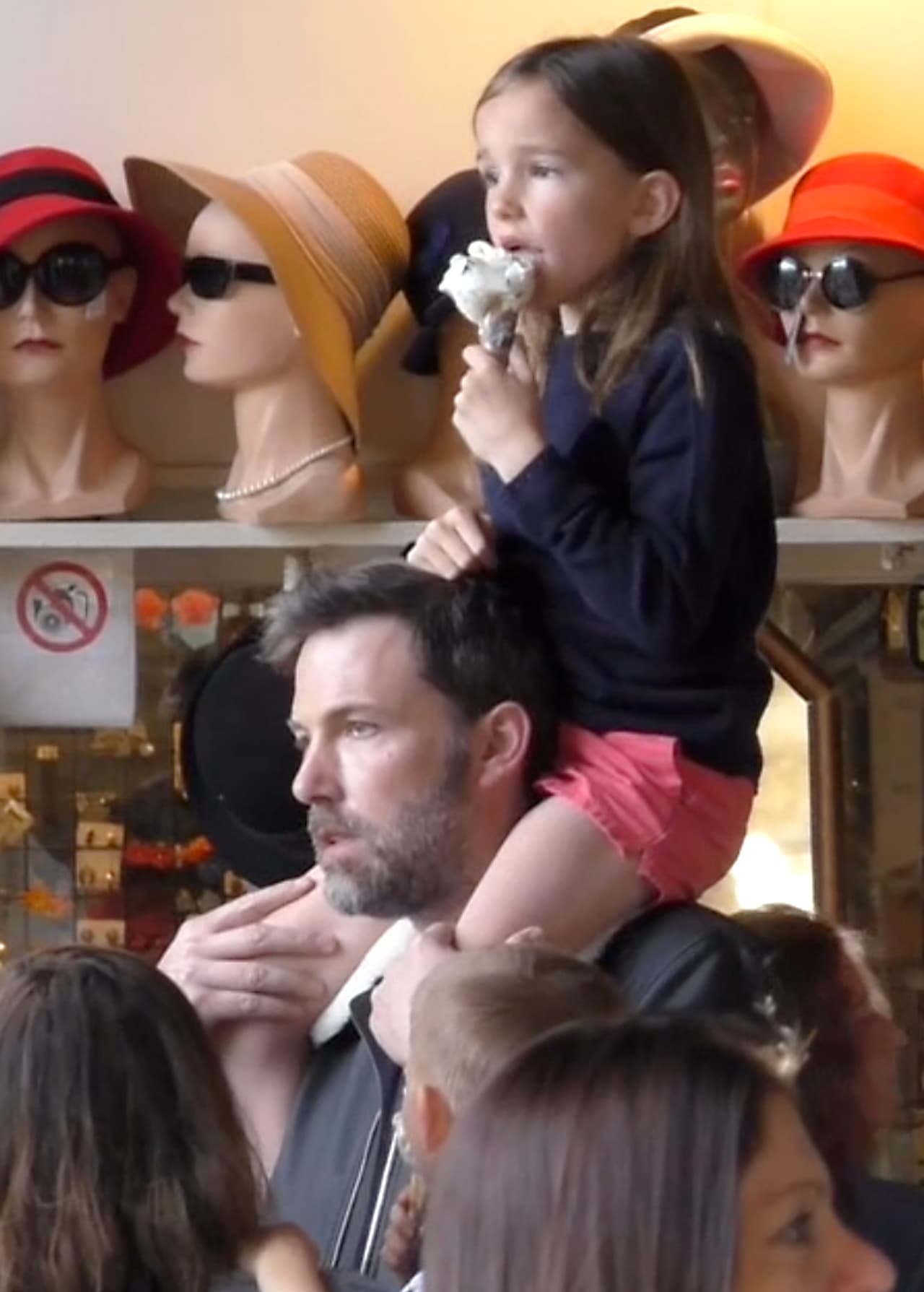 Más tarde se reunieron de nuevo con sus peques.