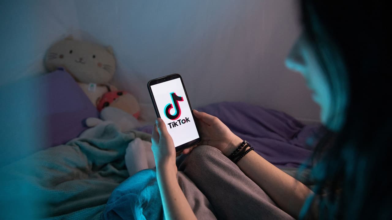 Padres podrán restringir el tiempo que sus hijos usan TikTok: la aplicación lanza nuevas funciones