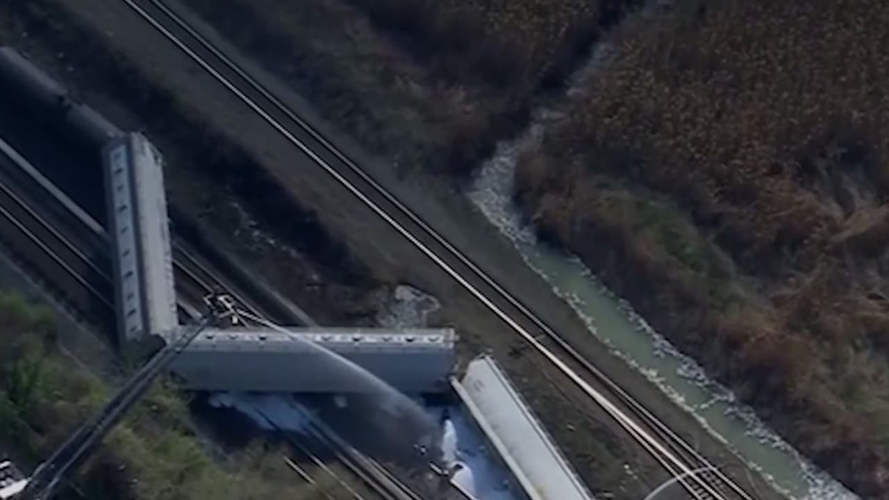 Tren de carga con químicos peligrosos se descarrila en Nueva Jersey