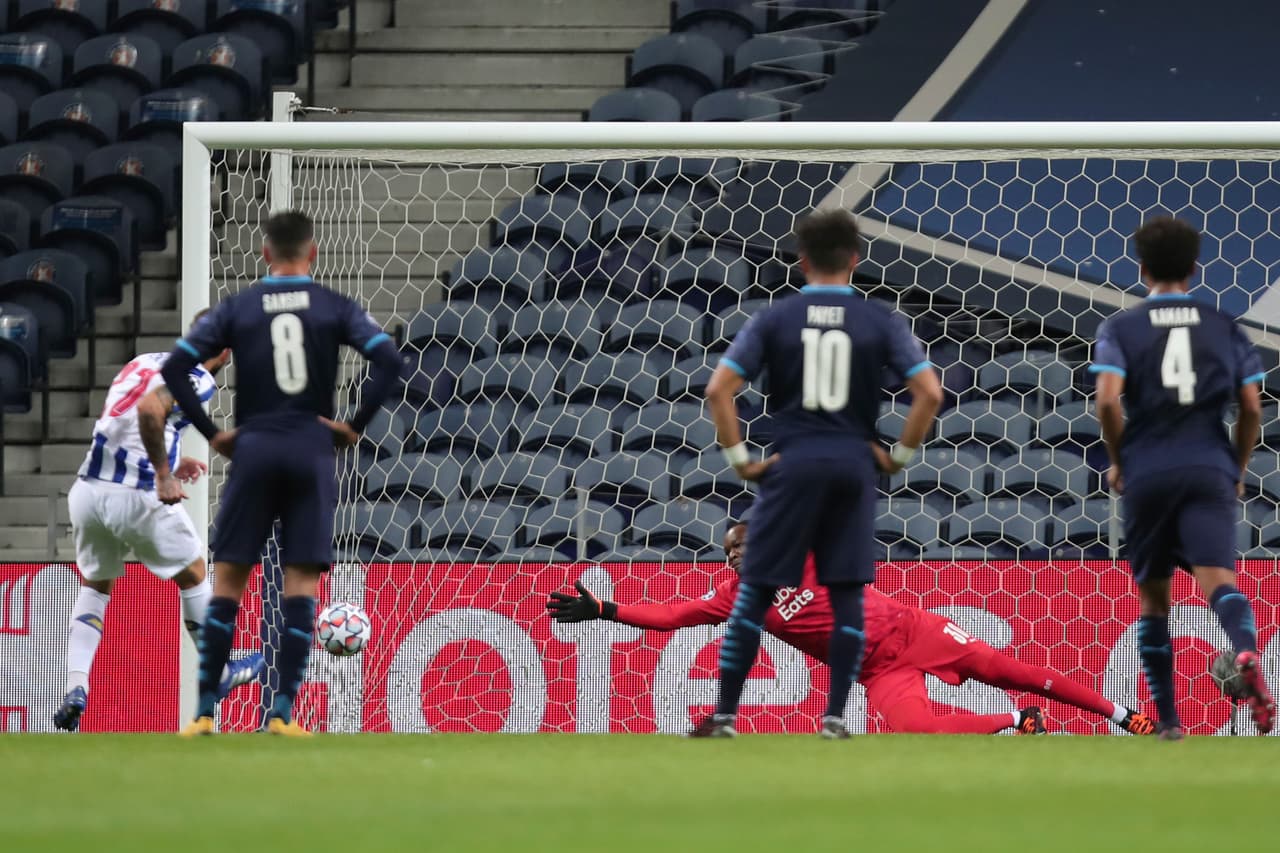 El mexicano fue protagonista en la goleada del conjunto portugués en la tercera fecha de la competición. Marega (4’), Oliveira (28’) y Díaz (69’) marcaron los tantos del encuentro. En la J4 se volverán a enfrentar ambos equipos en Francia.