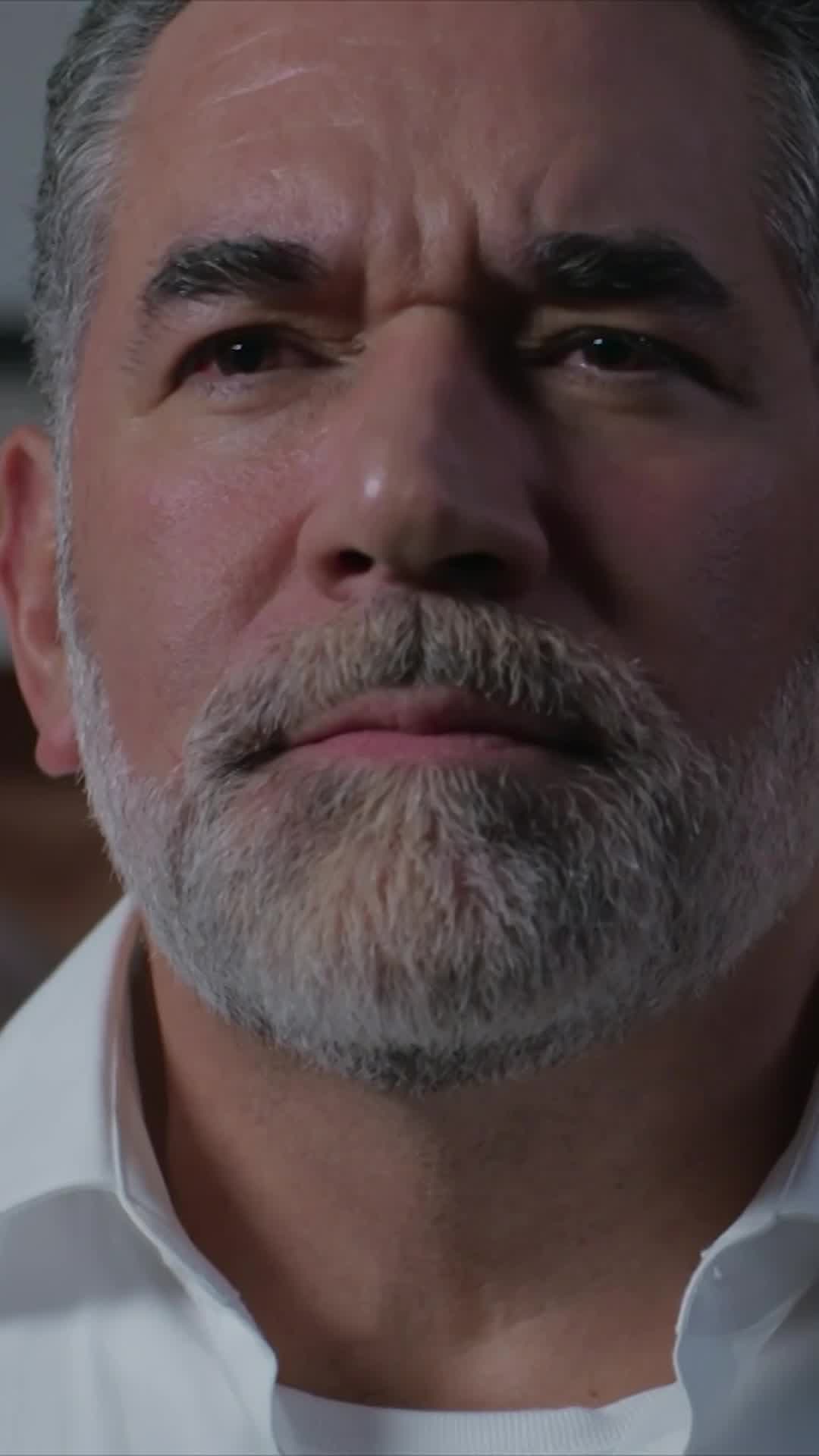 Enrique quiere que Inés sólo siga sus órdenes