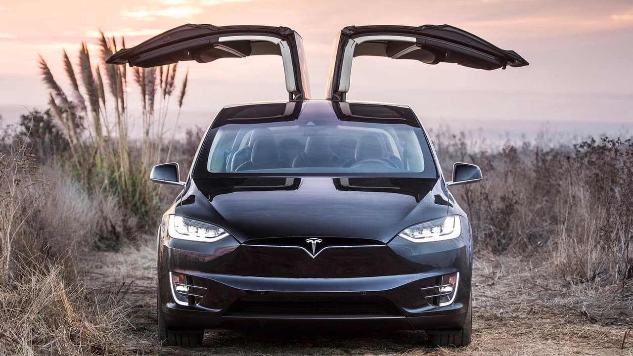 <h3 class="cms-H3-H3">3. Tesla Model X</h3>
<br>¿Tesla? Si, Tesla. La peculiar SUV del fabricante estadounidense de autos eléctricos nunca ha sido una favorita de Consumer Reports, y ahora parece que tampoco de sus lectores. La publicación concede que la Model X es rápida y goza de buena maniobrabilidad, pero la castiga porque sus puertas trasera estilo ala de gaviota, o de halcón como le gusta decir a Tesla, tardan mucho en abrir.
<br>