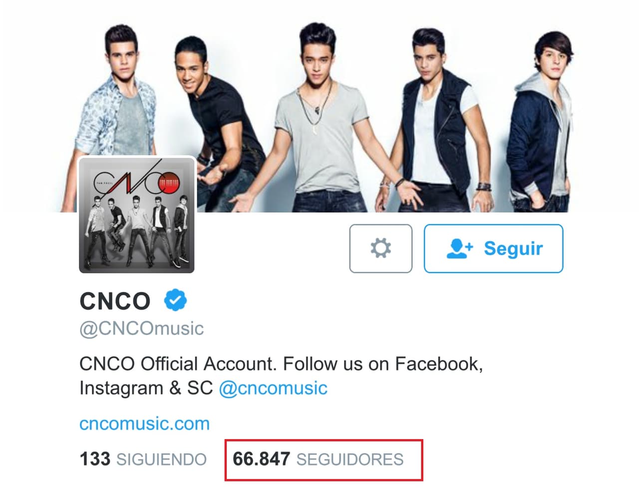 Si te gusta conectarte en Twitter con esta súper banda, no dejes de apoyarlos, pues en tus manos está el futuro de estos chicos. Ellos tienen más de 66 mil followers, han dado más de 500 likes y han publicado más de 500 tuits. Desde su cuenta oficial siguen a Pharrell Williams, Miley Cyrus y más cantantes.