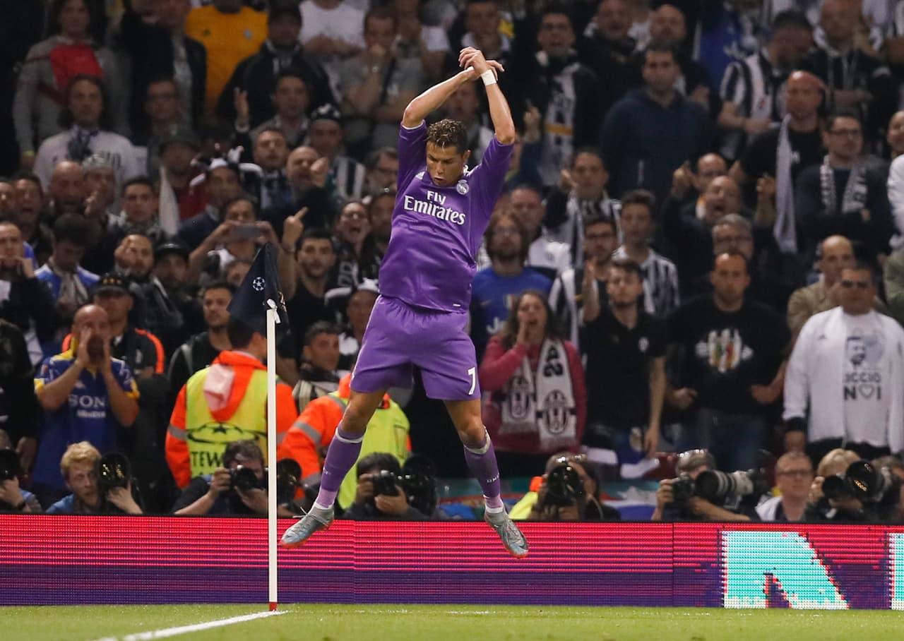 Comenzaba de esa manera la pletórica noche de Cristiano Ronaldo, quien acompañó su anotación con el festejo habitual y el popular "¡Siiuu!!"