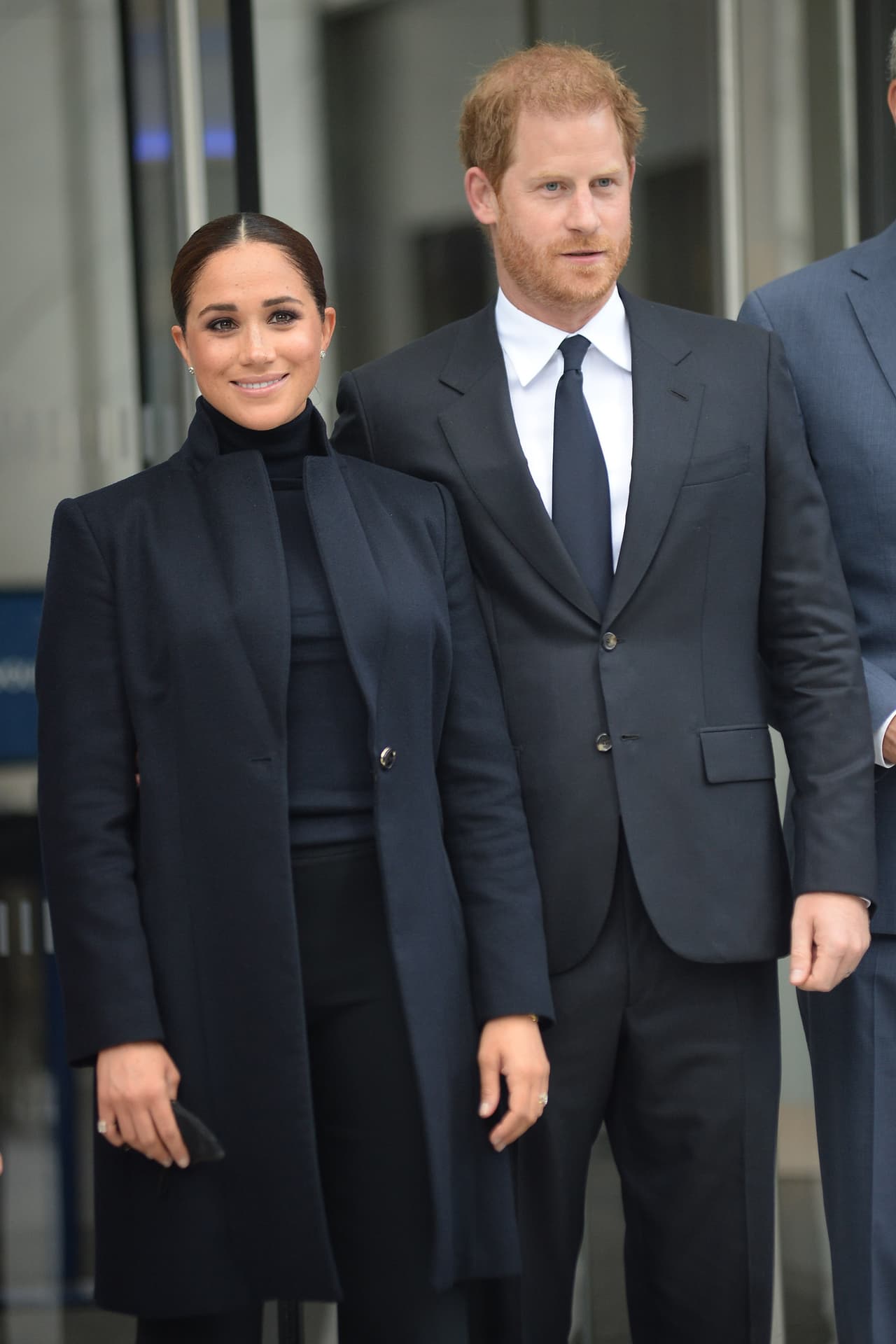 "Meghan había citado su embarazo de siete meses como la razón para no viajar", se lee en el libro de Bower.
<br>
