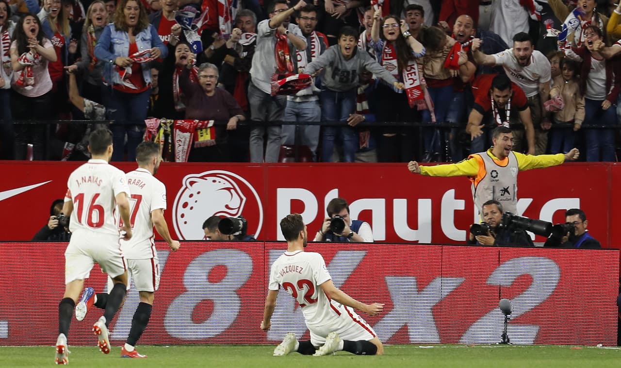 La victoria del Sevilla lo deja cuarto con 52 puntos a espera del juego del Getafe este domingo ante el Valladolid.