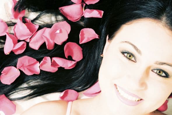 Igualmente, sí hay varias cosas para promover el crecimiento saludable y evitar que la cabellera se resquebraje, haciendo que se vea más corta.