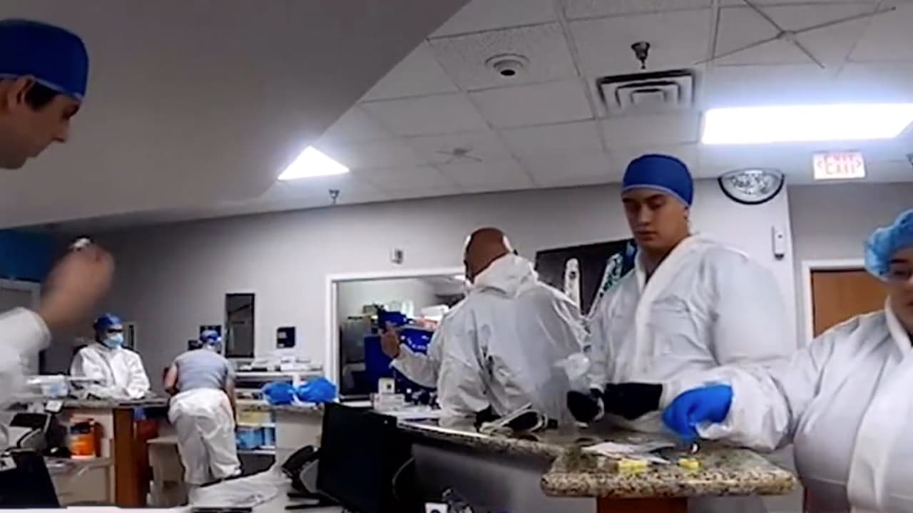 “Nosotros desde el primer día era algo que queríamos hacer, algo que en ningún momento íbamos a patentar, ni mucho menos, lo que queríamos era salvar vidas y eso es a lo que nos estamos dedicando de una manera agresiva, pero 
<b>sirve si vas temprano al hospital a ser tratado, si no vas temprano, aunque te demos agua bendita no te vas a mejorar”,</b> aseguró.