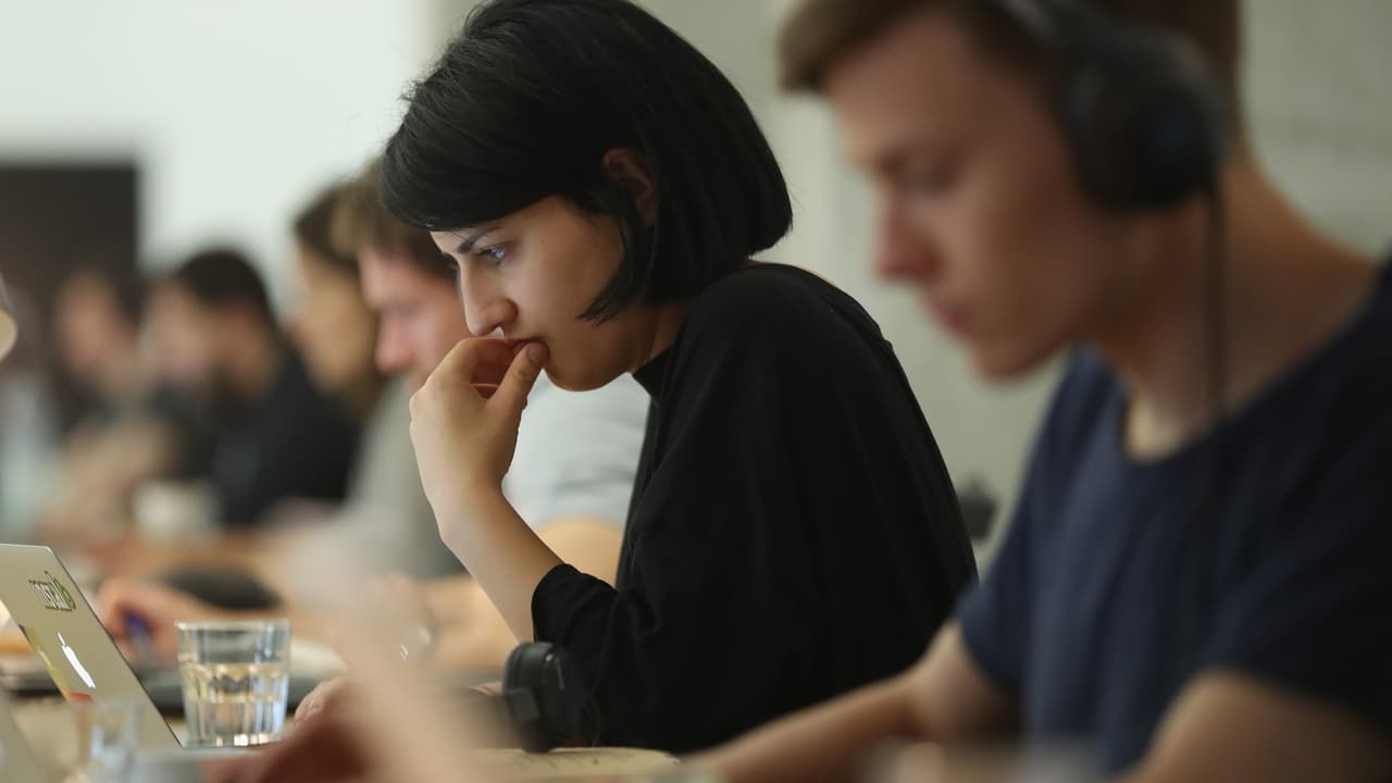 Oportunidades para mujeres en el campo STEM: las ventajas de optar por este tipo de carreras