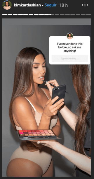 La empresaria instó a sus fanáticos a que cuestionaran lo que quisieran saber de ella."Nunca he hecho esto antes, así que pregúntenme cualquier cosa", comentó en sus historias de Instagram.