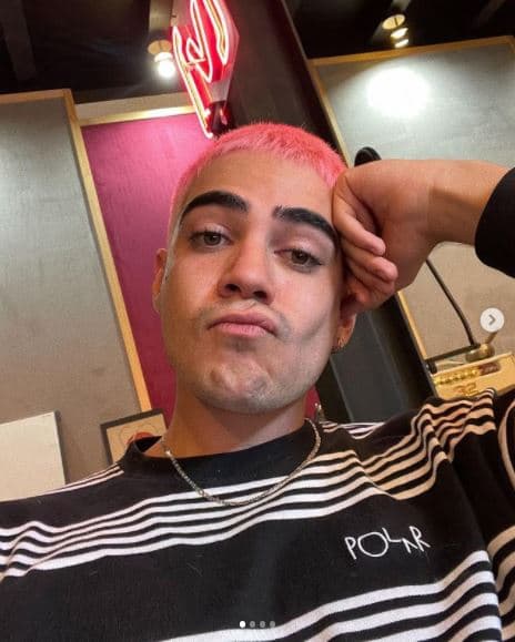 En 2020 lanzó su primer sencillo en solitario ‘Dime tú’, al que le sucedieron los temas ‘No eres tú, soy yo’, Fresh’, ‘Lento’ y ‘Bandida’. Todos con letras más maduras y un estilo alejado del pop.