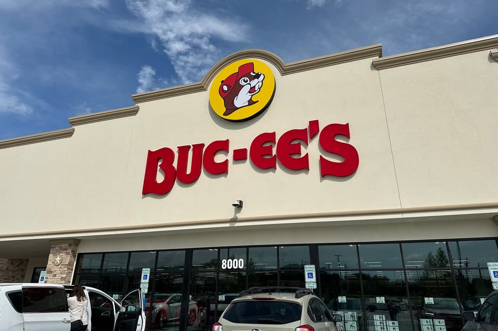 La cadena Buc-ee's provoca indignación en Ohio por iniciar una disputa sobre el logotipo del castor de una de sus tiendas
