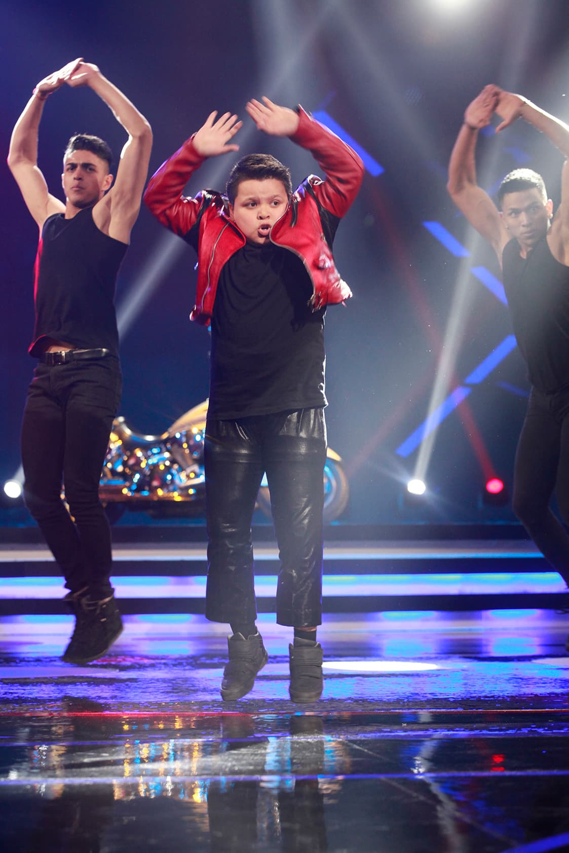 Para la tercera gala, Ramón subió solo a la pista de baile para demostrar su talento.