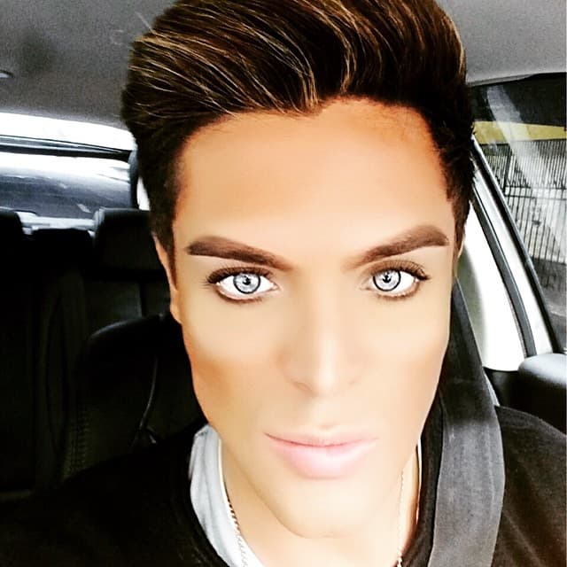 Al final, los autonombrados "novios de Barbie" decidieron limar asperezas en televisión.