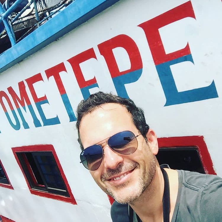 Ha podido viajar alrededor del mundo.