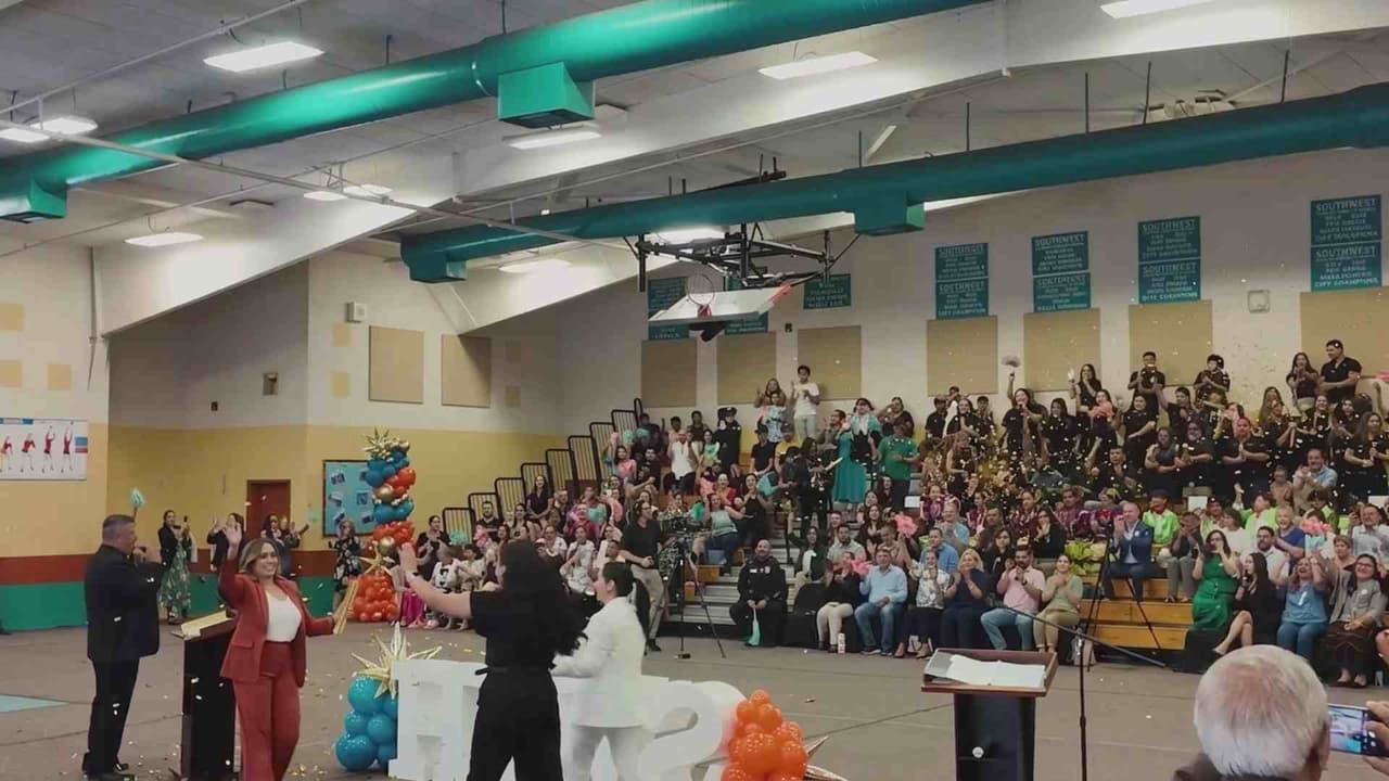 Southwest Junior High School recibe reconocimiento