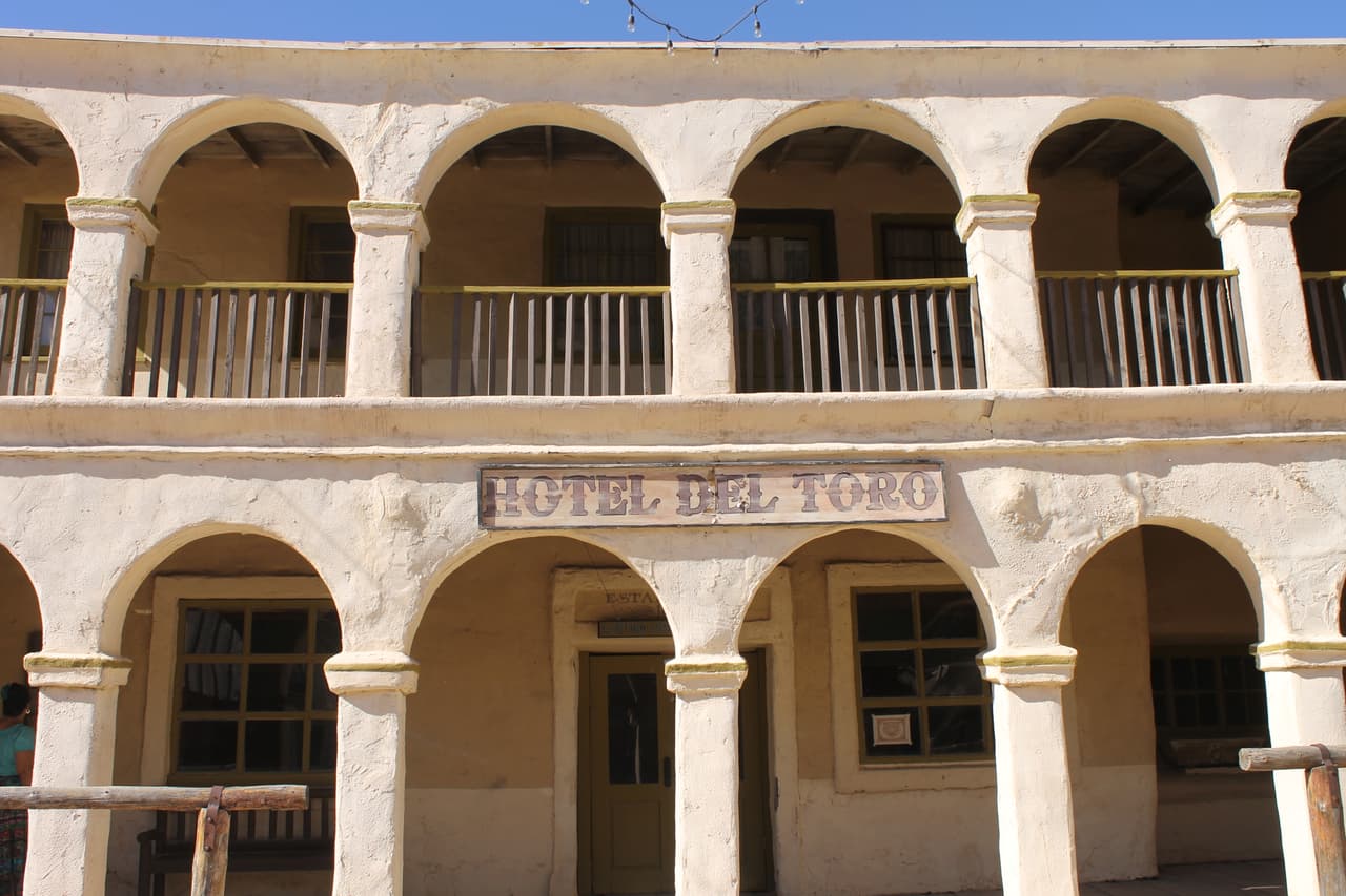 Hotel Del Toro es una de las locaciones utilizadas en la película 'Los Tres Amigos'.