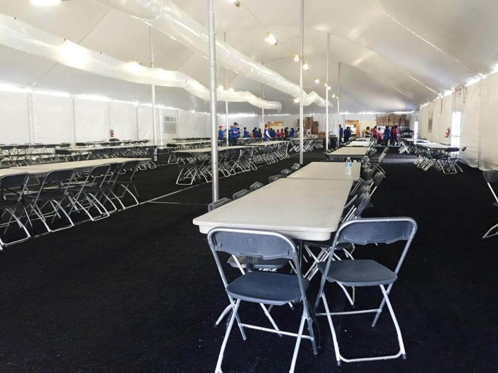 La reapertura de este centro ocurre cuando la Casa Blanca enfrenta duras críticas por la política de separar niños de sus padres cuando cruzan la frontera.