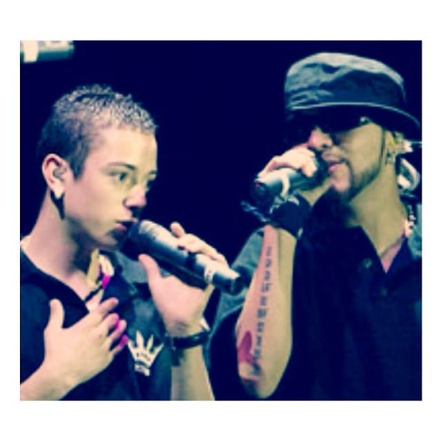 En 2004 la talentosa agrupación Kumbia Kings realizó el cover de uno de los temas más famosos de Juan Gabriel: "No tengo dinero".