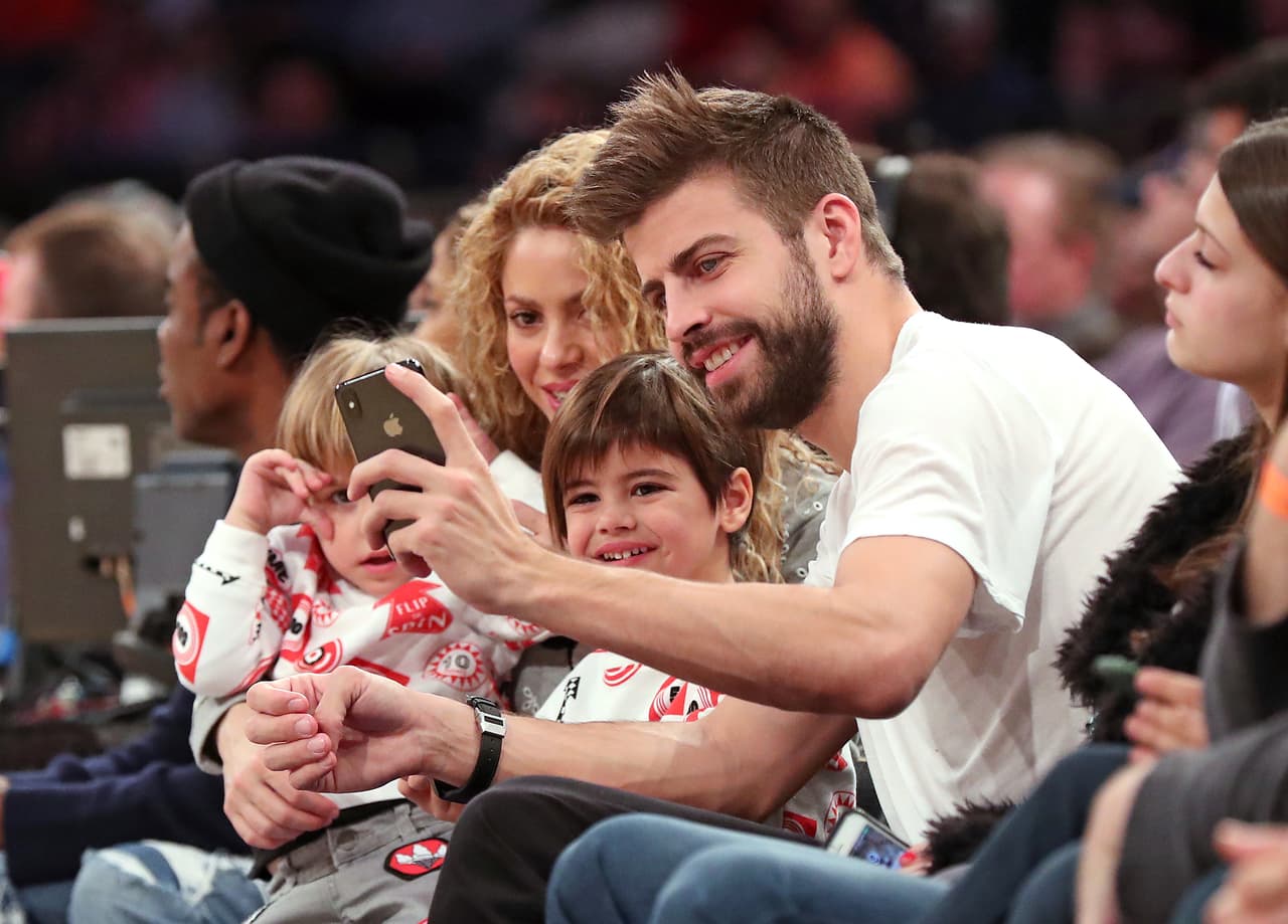 La familia completa acudió a ver el partido de baloncesto entre los Knicks y los Philadelphia 76ers, en el Madison Square Garden, donde también fueron captados por los paparazzi.