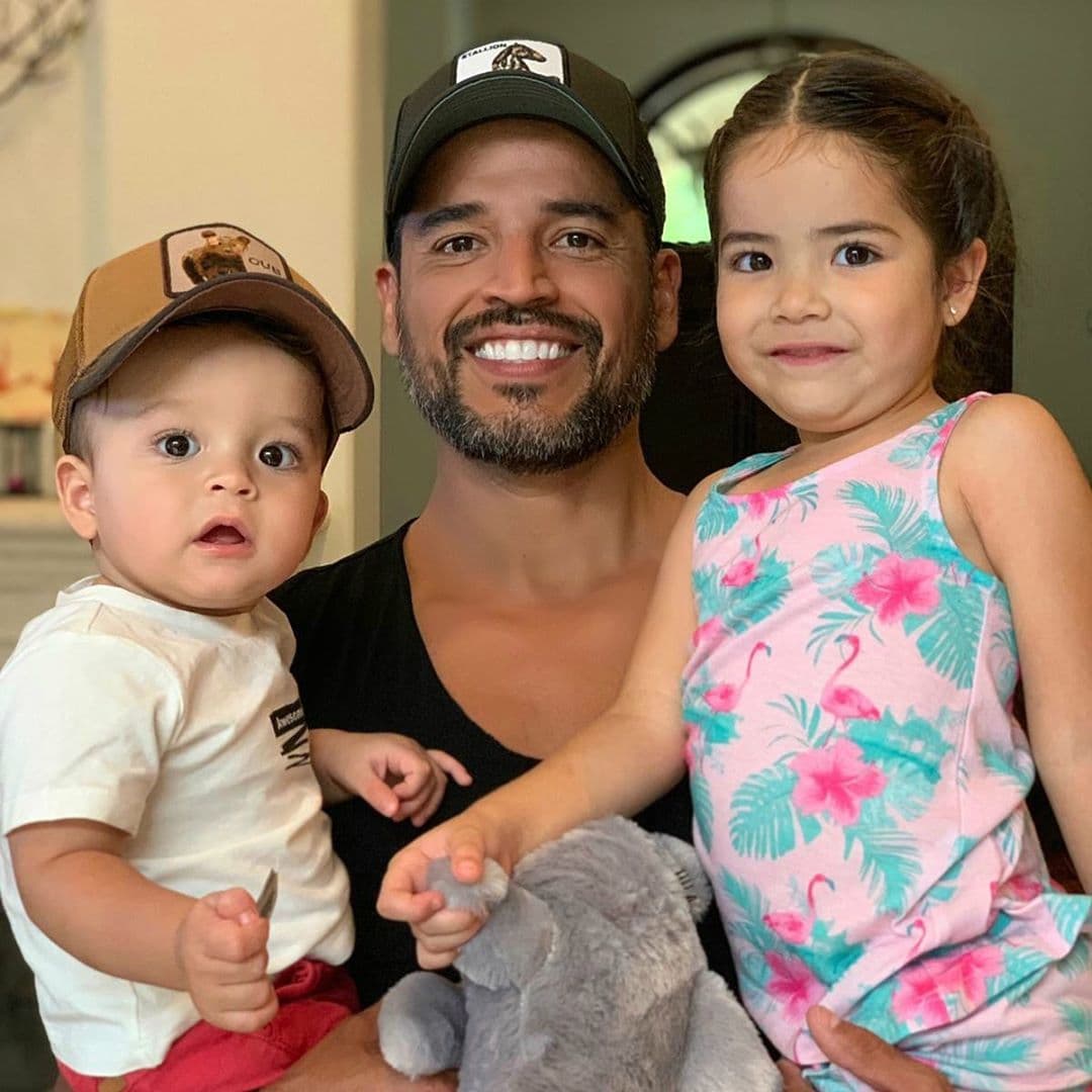 Por su parte, Ana Patricia felicitó a Luis Carlos Martínez con una bella imagen donde aparece junto a sus retoños, Giulietta y Gael. En la fotografía agregó un conmovedor mensaje: “Que se acabe el día pero no el amor. Agradecimiento para todos aquellos padres ejemplares. Te amamos”.