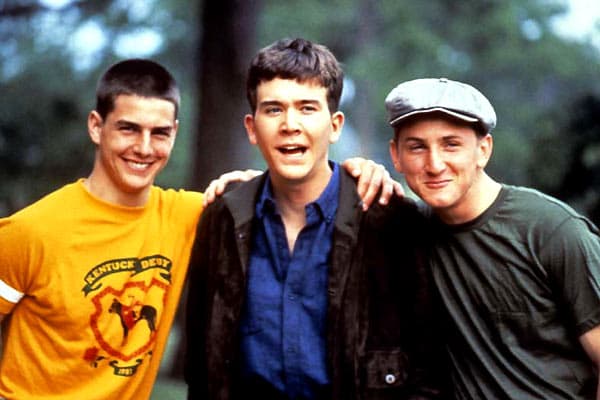 Ese mismo año, actuó al lado de Tom Cruise y el ganador de un Oscar, Timothy Hutton, en la cinta 'Taps' en la que encarnaban a cadetes de una academia militarizada.