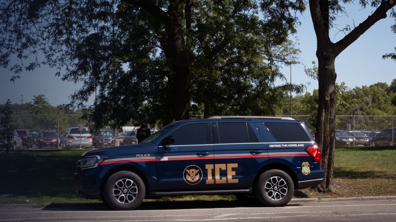 Abogada de inmigración responde dudas legales sobre qué hacer si ICE llega a casa con tus hijos presentes