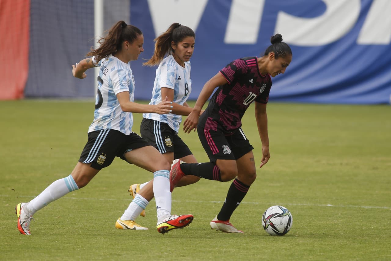 Las mexicanas no se tocan el corazón y vienen de atrás para golear 6-1 al conjunto argentino.