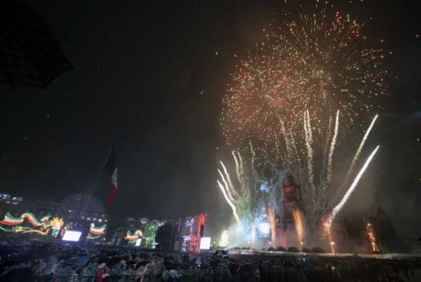 Las celebraciones del 15 siempre se acompañan de fuegos artificiales.