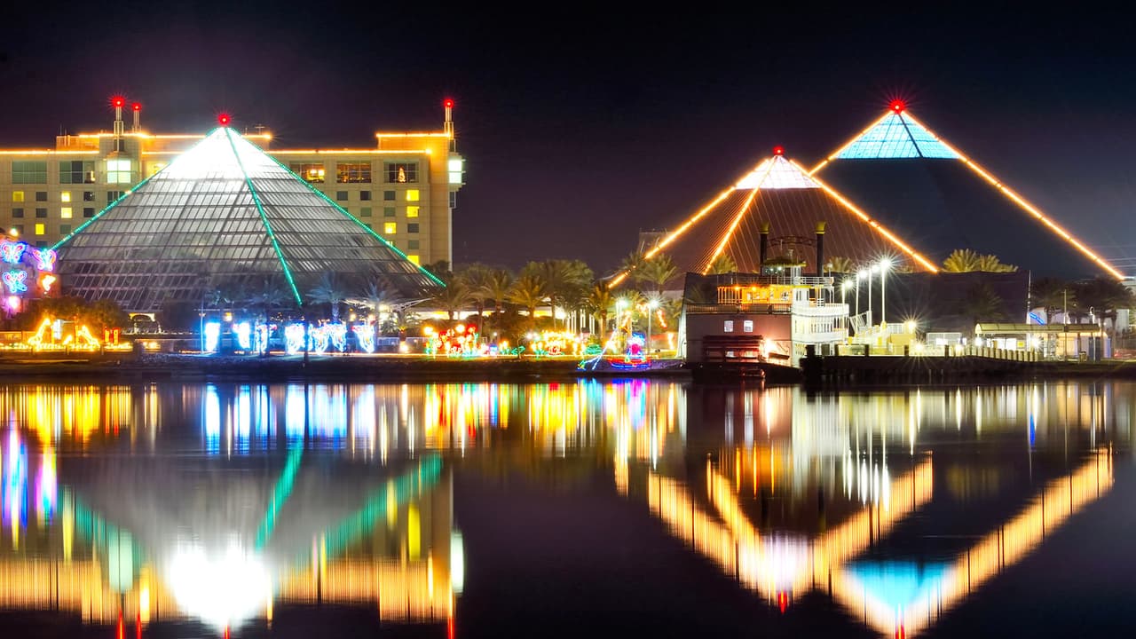 También tienes oportunidad de disfrutar de un chocolate caliente, estar junto a la chimenea, fotos con Papá Noel y mucho más.