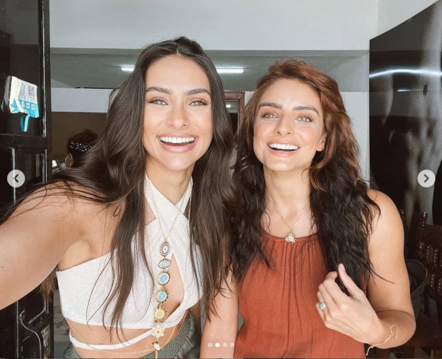 Otros destacaron la forma de los labios y la sonrisa que tienen ambas. 
<br>