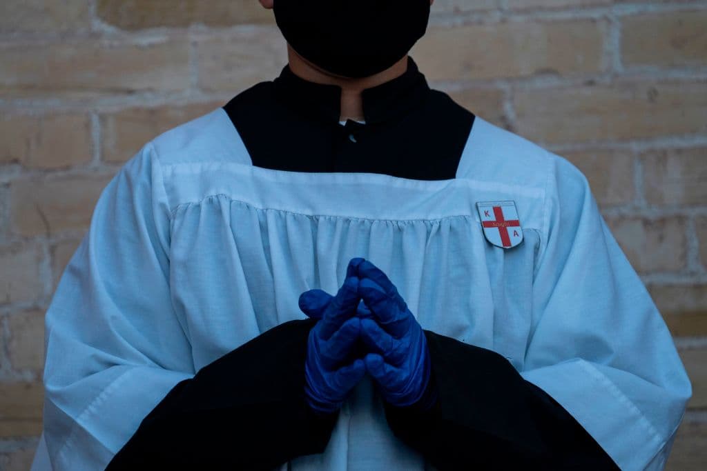 La Iglesia católica recibe millones de dólares en apoyo federal por la pandemia pese a no cumplir ciertas condiciones