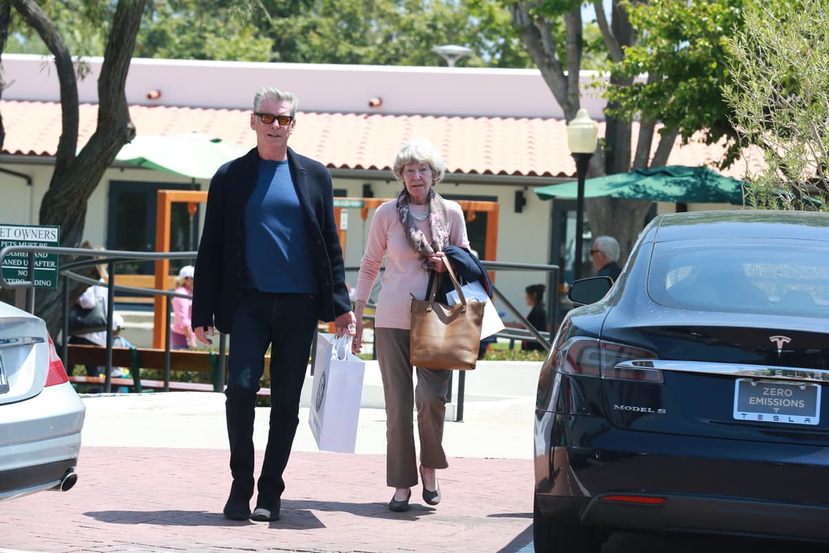 Pierce le dio gusto a su madre.