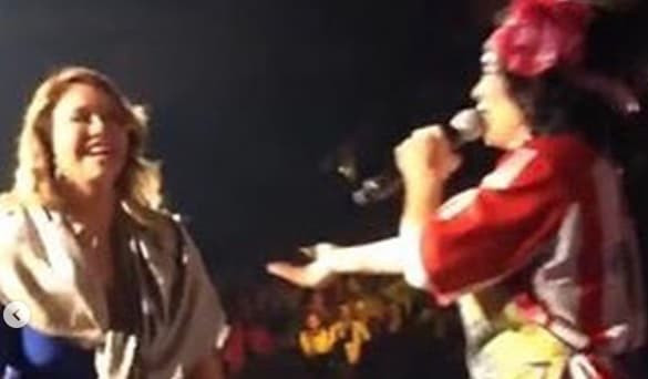 En su cuenta de Instagram, Chiquis Rivera dejó testimonio de lo bien que se llevaba con Karla Luna, a quien dedicó este mensaje: "Me duele el alma tu partida, pero sé que serás mucho más feliz en donde estás. 🙏🏻...por tu energía tan positiva y contagiosa, y por siempre ser una luz de esperanza para todos nosotros a pesar de lo que estabas viviendo. Te admiro!! Se te va extrañar. 😔😞🙏🏻