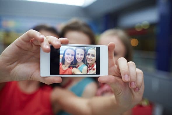 Recuerda que mientras más cerca estés del lente, más amplia te verás.