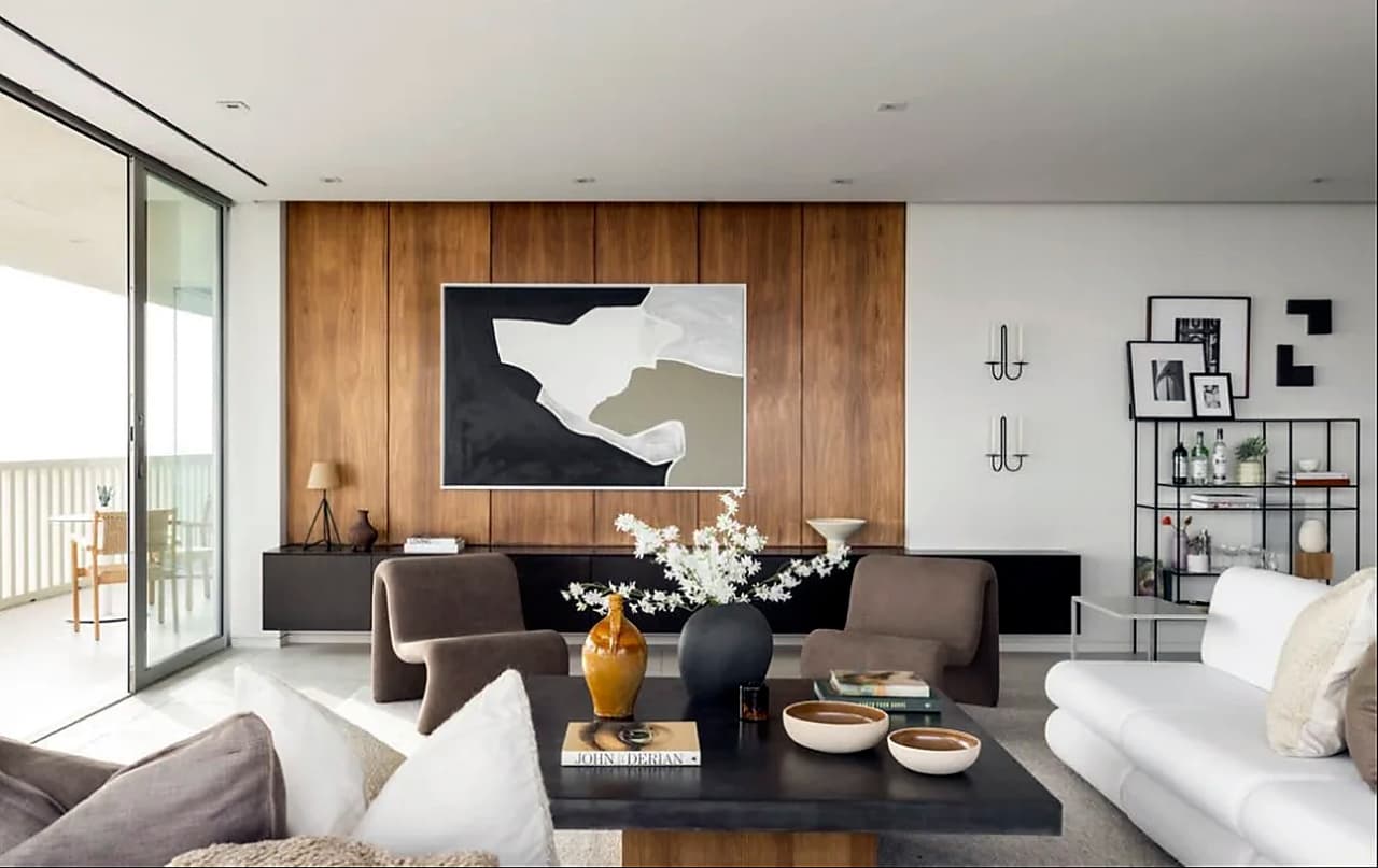 El edificio tiene tanta demanda que raras veces aparece un apartamento a la venta porque se venden antes de salir al mercado. La demanda se debe a que muchos de los dueños de apartamentos son estrellas de Hollywood y el mundo del entretenimiento, como Courteney Cox, Adam Sandler, Kelly Osbourne y PJ Harvey.