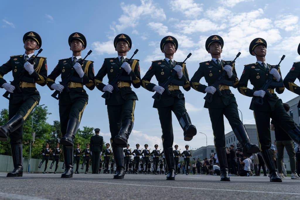 Qué se sabe del desfile militar en China en el que participarán Putin y Kim Jong Un 